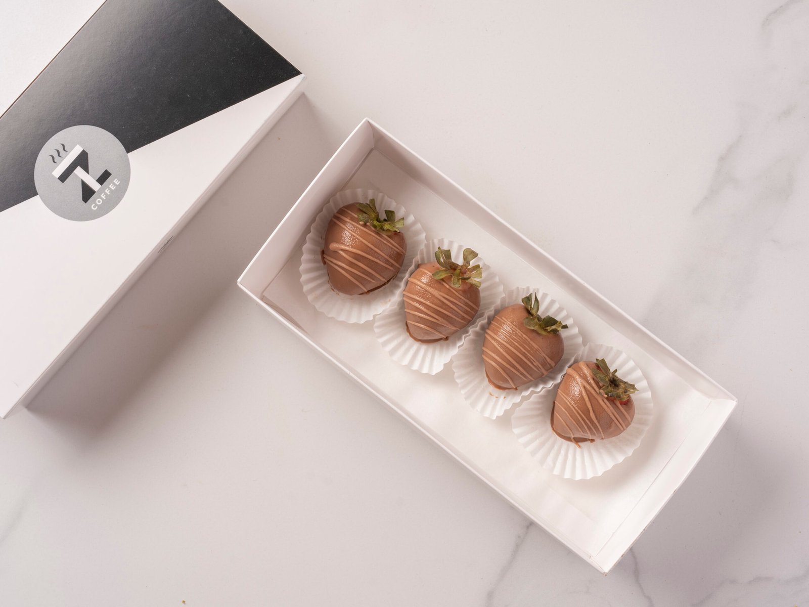 MILK CHOCOLATE STRAWBERRY – فراولة الحليب بالشوكولاتة